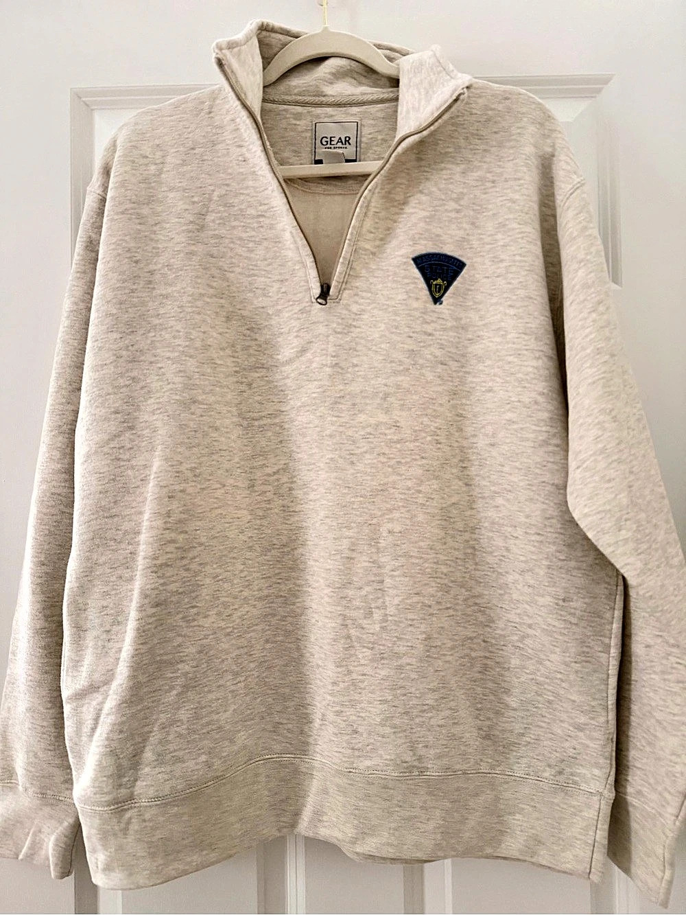 NWOT GEAR Quarter Zip Sweatshirt in Cream Large Like New